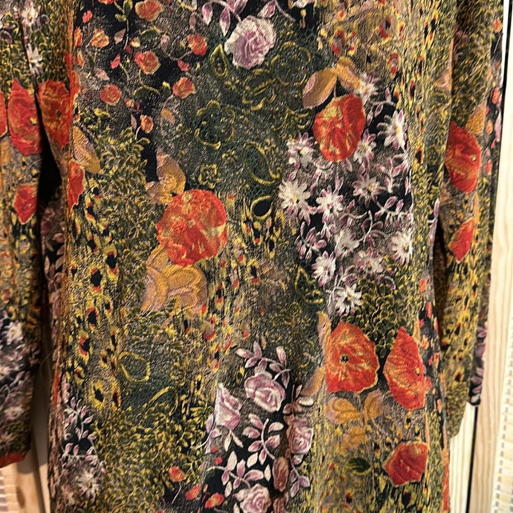 Chico's Design Black Gold Stretch Long Sleeve Top Busy Floral Pattern 2 Medium - Picture 10 of 16